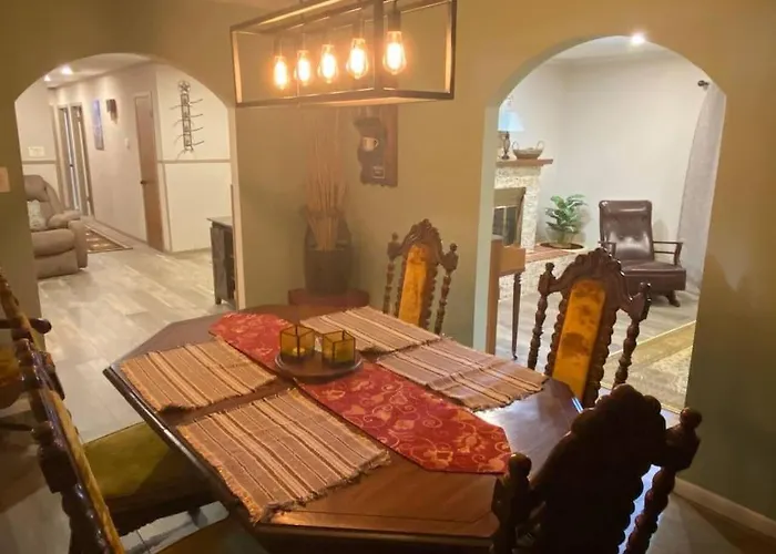 Stockyards! Walk 3 Blocks-ranch House Sleeps 8 * Fort Worth