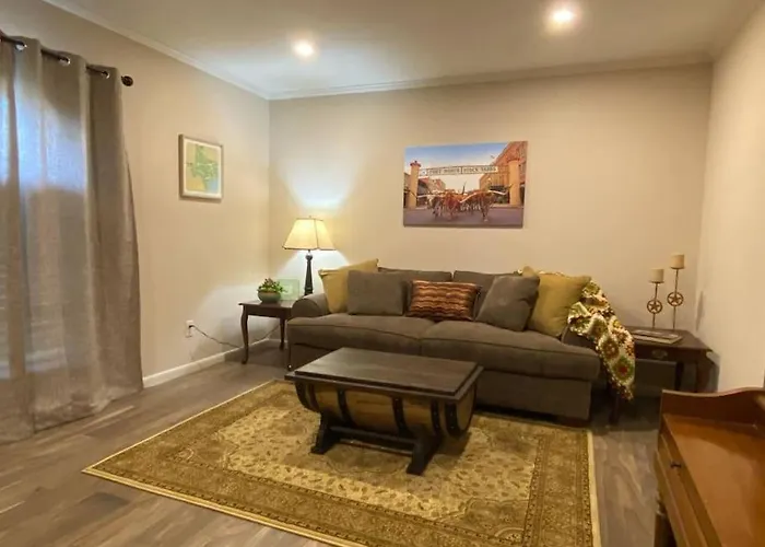 Stockyards! Walk 3 Blocks-ranch House Sleeps 8 Fort Worth