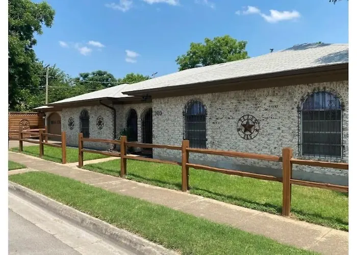 Stockyards! Walk 3 Blocks-ranch House Sleeps 8 * Fort Worth