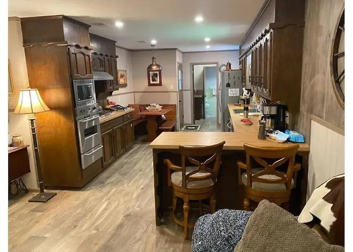 Stockyards! Walk 3 Blocks-ranch House Sleeps 8