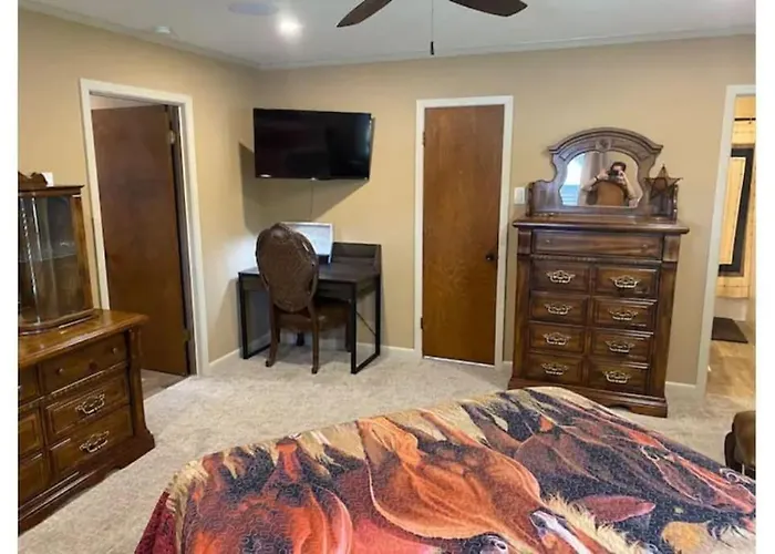 Stockyards! Walk 3 Blocks-ranch House Sleeps 8 * Fort Worth
