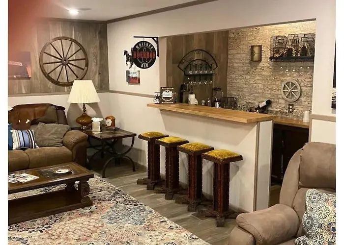 Holiday home Stockyards! Walk 3 Blocks-ranch House Sleeps 8 *