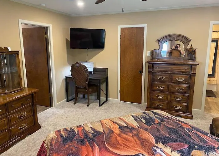 Stockyards! Walk 3 Blocks-ranch House Sleeps 8