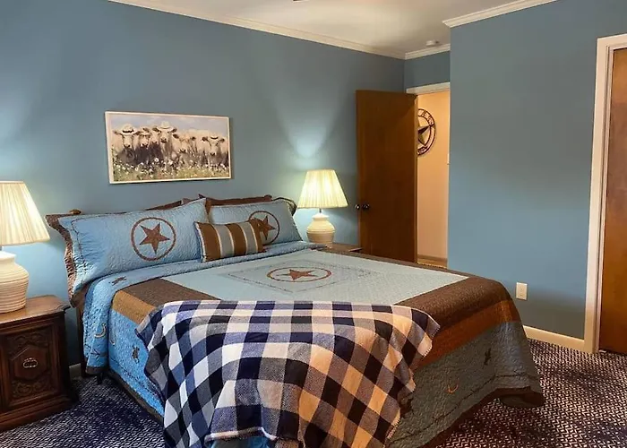 Stockyards! Walk 3 Blocks-ranch House Sleeps 8 * Fort Worth