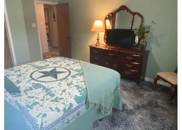 Stockyards! Walk 3 Blocks-ranch House Sleeps 8 Holiday home