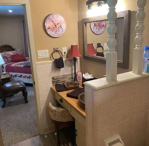 Holiday home Stockyards! Walk 3 Blocks-ranch House Sleeps 8