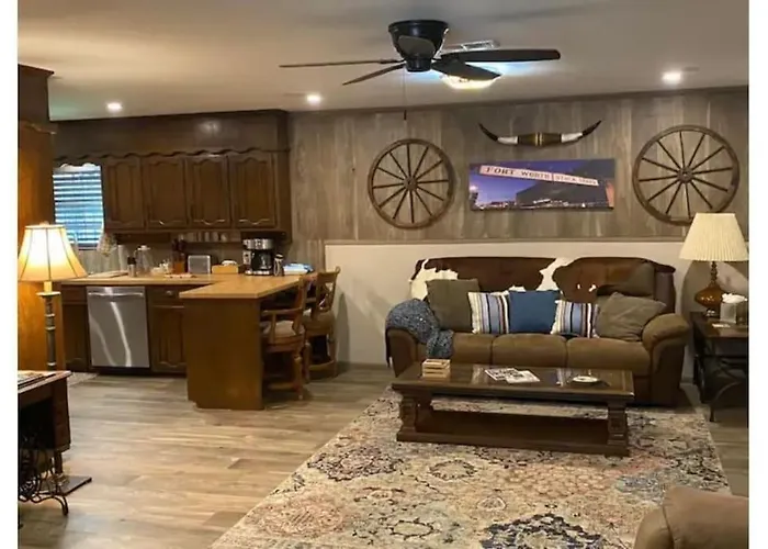Holiday home Stockyards! Walk 3 Blocks-ranch House Sleeps 8 Fort Worth