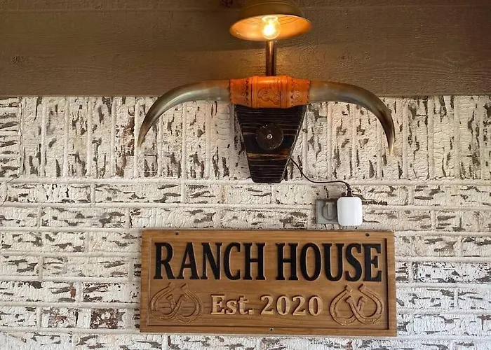 Stockyards! Walk 3 Blocks-ranch House Sleeps 8 Holiday home *