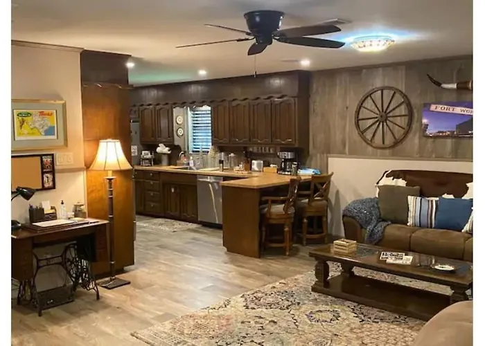 Holiday home Stockyards! Walk 3 Blocks-ranch House Sleeps 8 Fort Worth