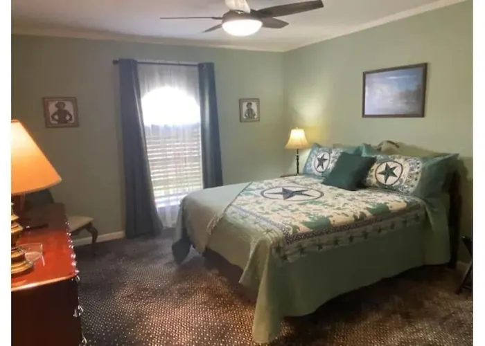 Stockyards! Walk 3 Blocks-ranch House Sleeps 8 Fort Worth